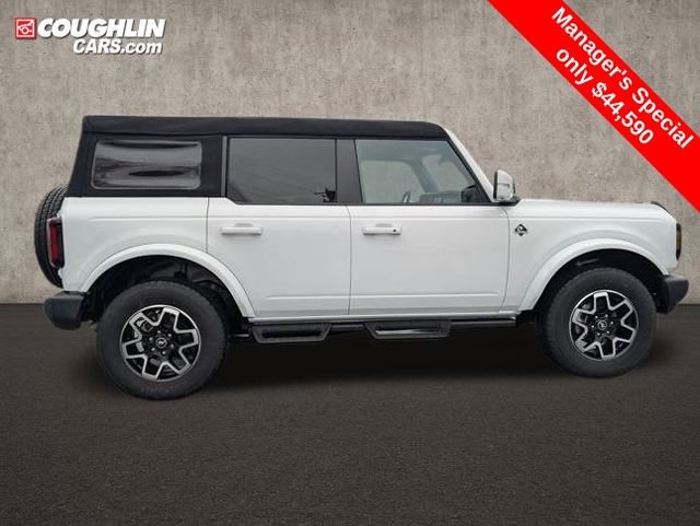 Used 2024 Ford Bronco Outer Banks image 9