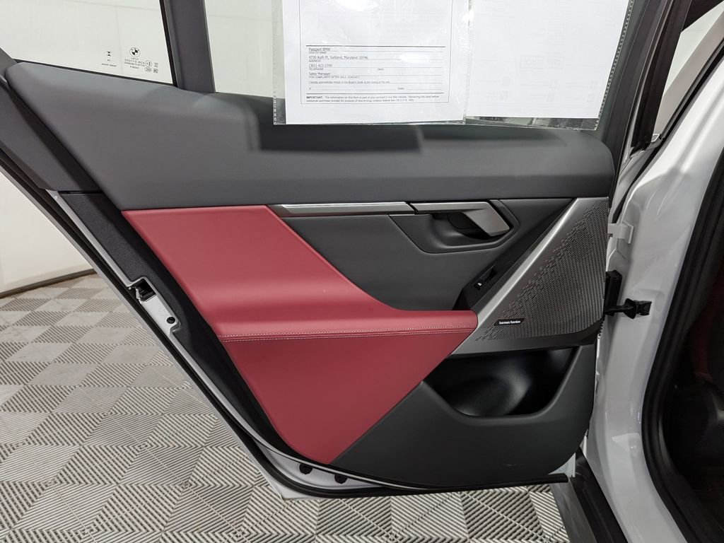 Used 2025 BMW 530i xDrive image 41