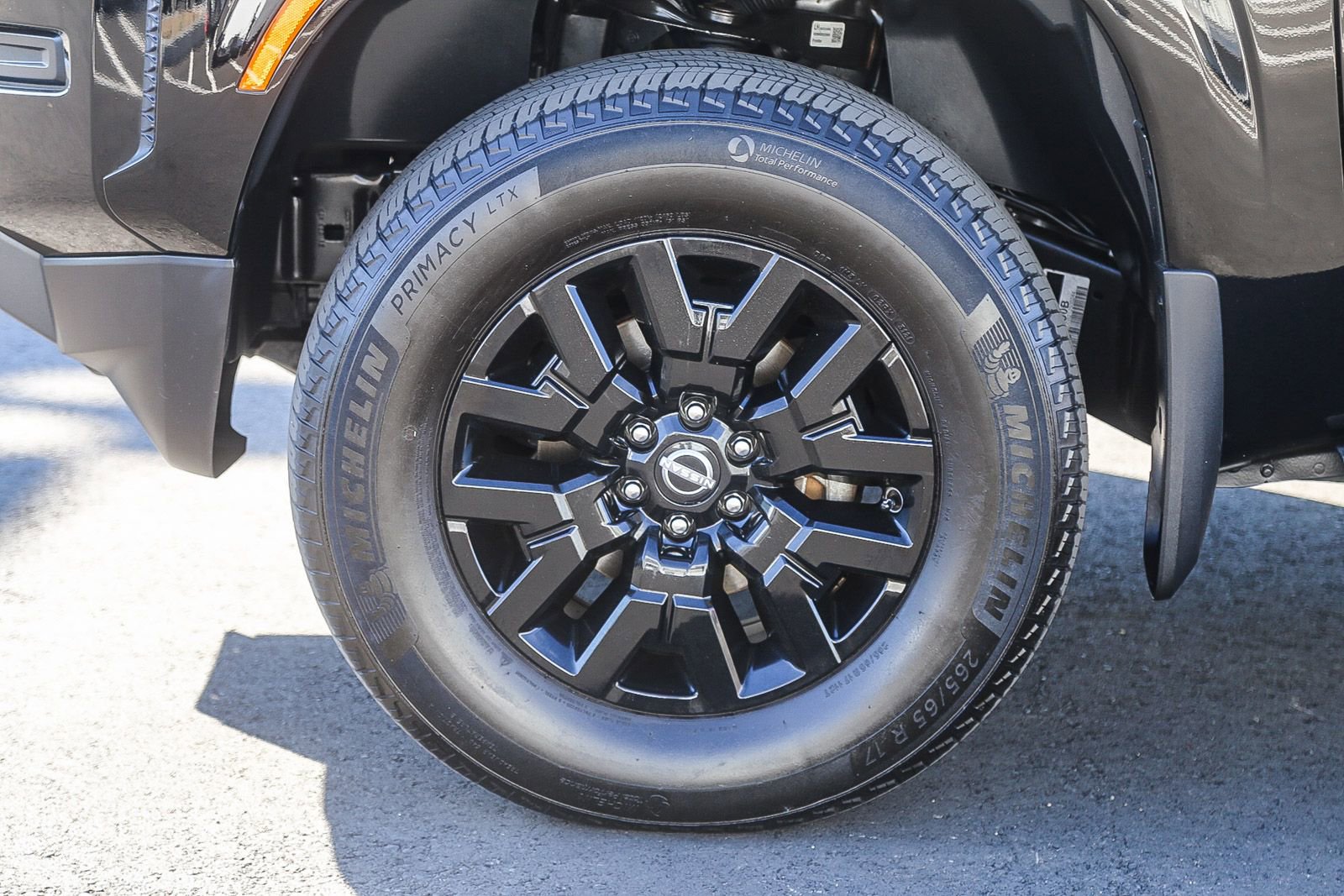 Used 2022 Nissan Frontier SV w/ Technology Package image 9