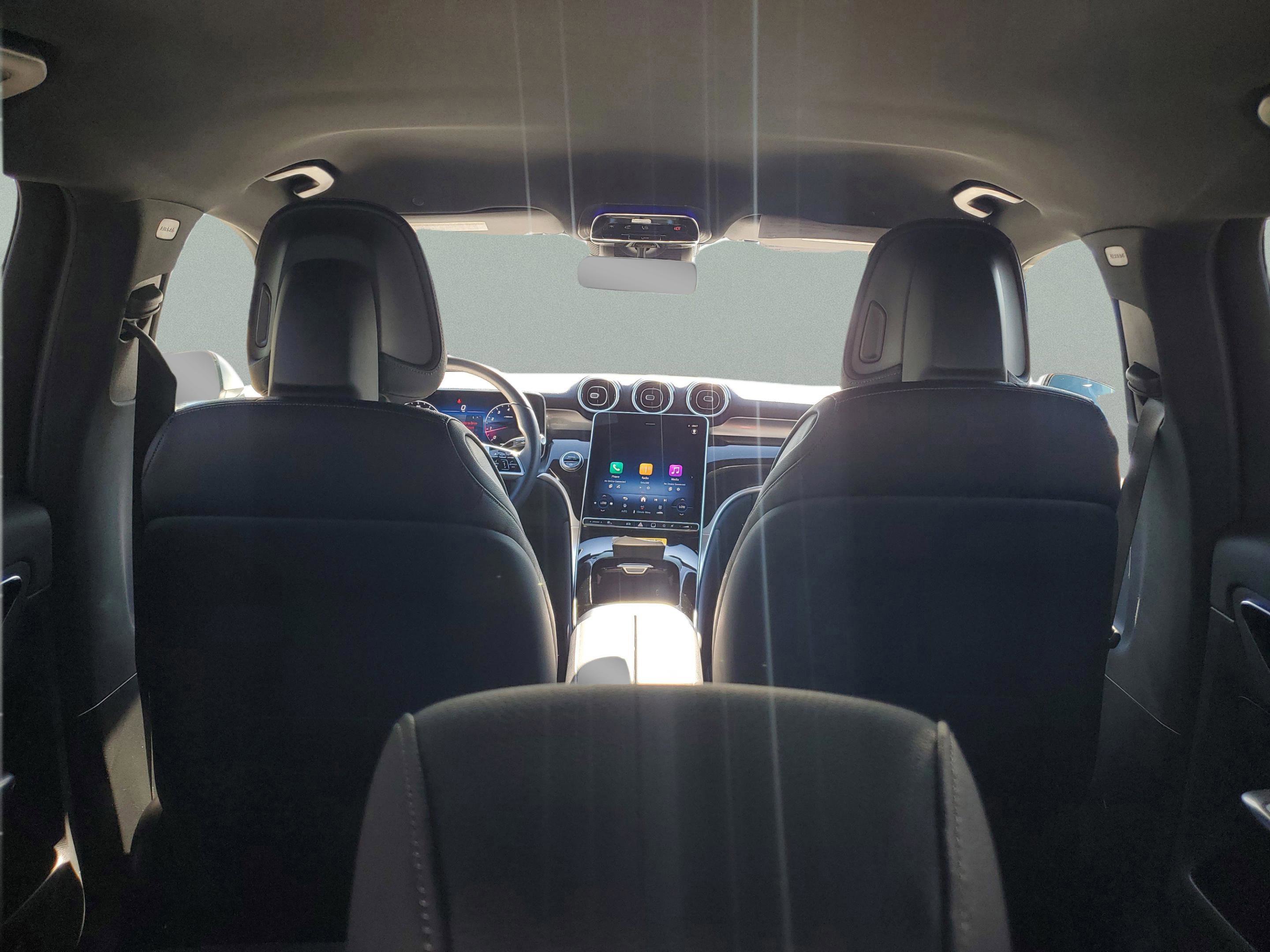 Used 2025 Mercedes-Benz GLC 300 image 9