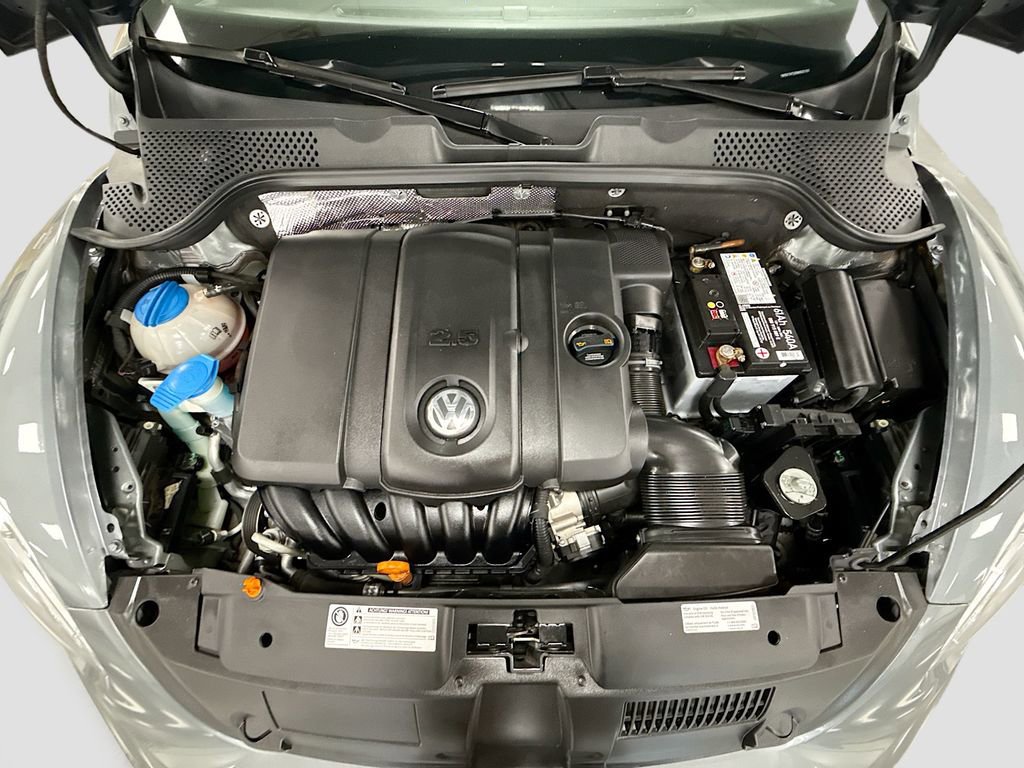 Used 2013 Volkswagen Beetle 2.5 image 31