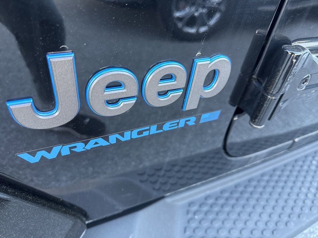 Used 2025 Jeep Wrangler Unlimited Sahara image 3