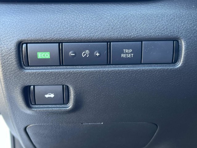 Used 2023 Nissan Sentra SV FWD image 32