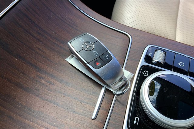 Used 2021 Mercedes-Benz C 300 4MATIC Sedan image 11