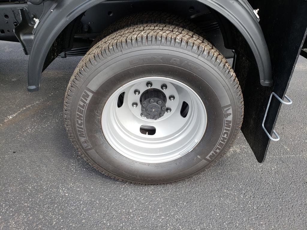 New 2025 Ford F350 XL w/ XL Chrome Package image 12