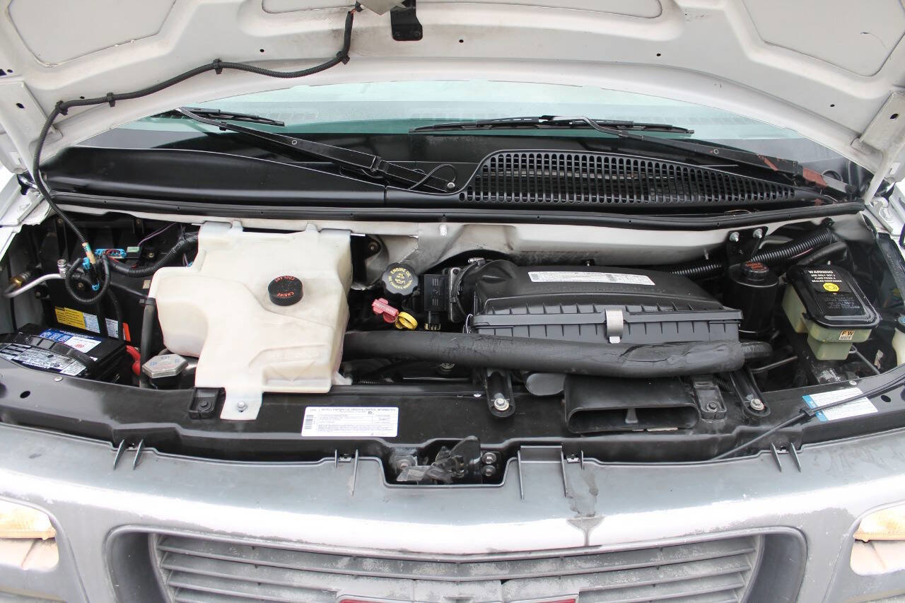 Used 1998 GMC Savana 2500 RWD image 11