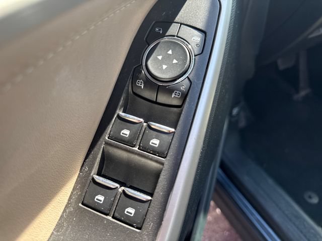 Used 2023 Ford Explorer XLT w/ Equipment Group 202A AWD/4WD image 22