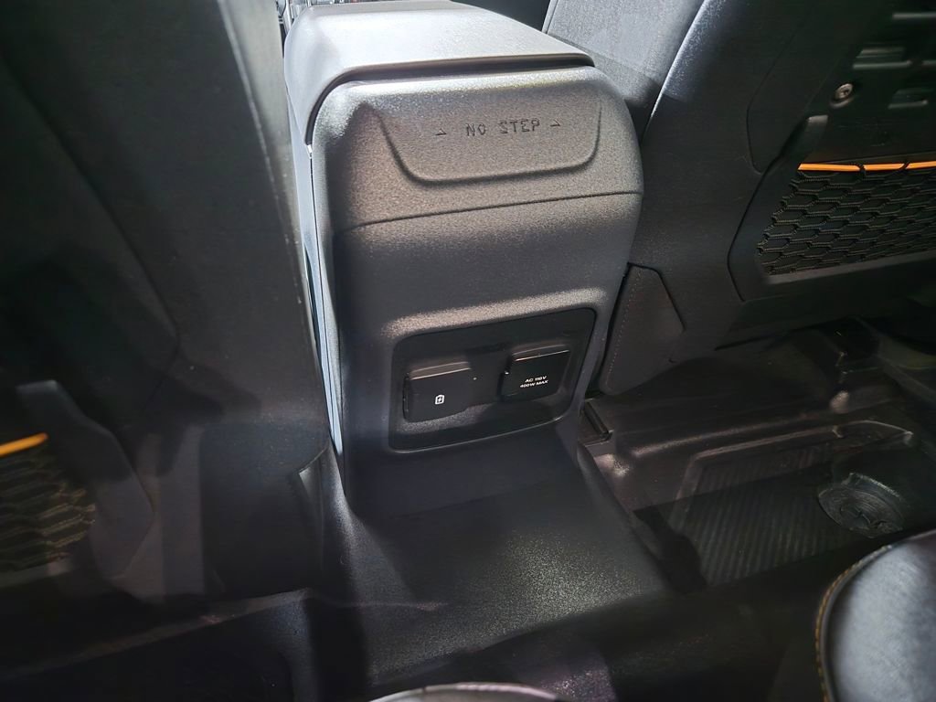 Used 2023 Ford Bronco Badlands image 34