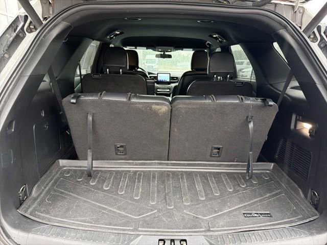 Used 2020 Ford Explorer XLT w/ Equipment Group 202A RWD image 11