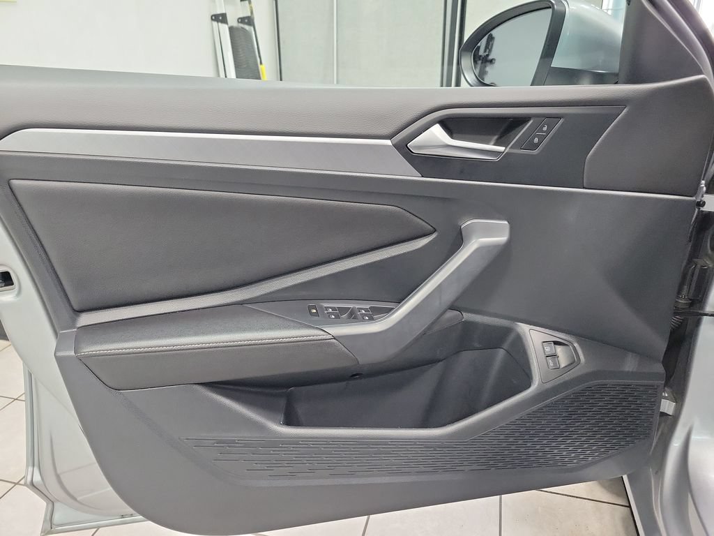 Used 2023 Volkswagen Jetta SE w/ Panoramic Sunroof Package FWD image 35