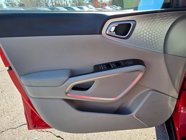 Used 2020 Kia Soul LX FWD image 23