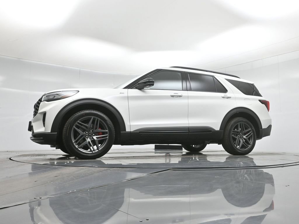 New 2026 Ford Explorer ST-Line w/ ST-Line Street Pack RWD image 7