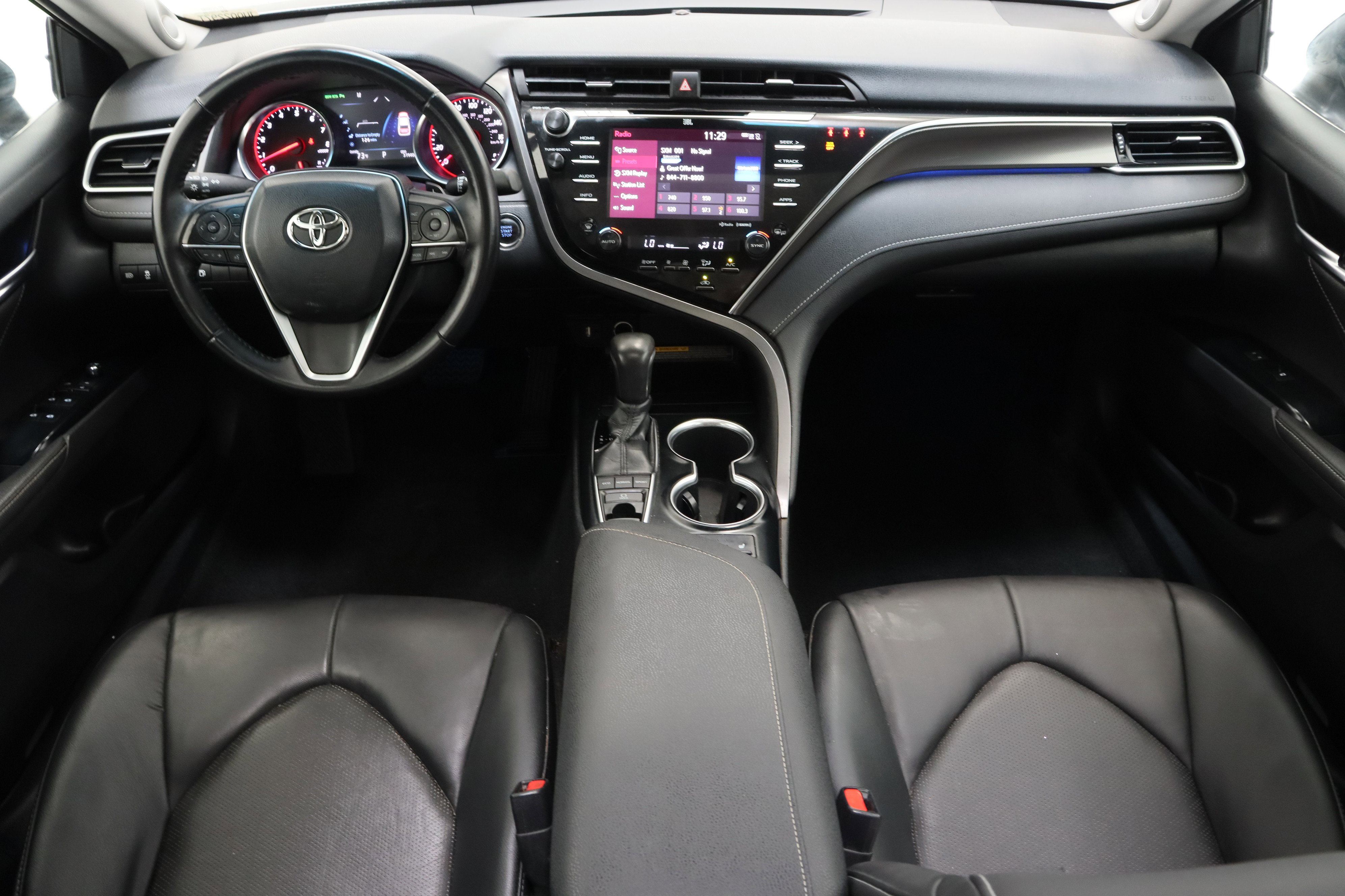 Used 2018 Toyota Camry XSE image 32
