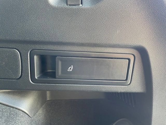 Used 2022 Volkswagen Tiguan SE AWD/4WD image 59