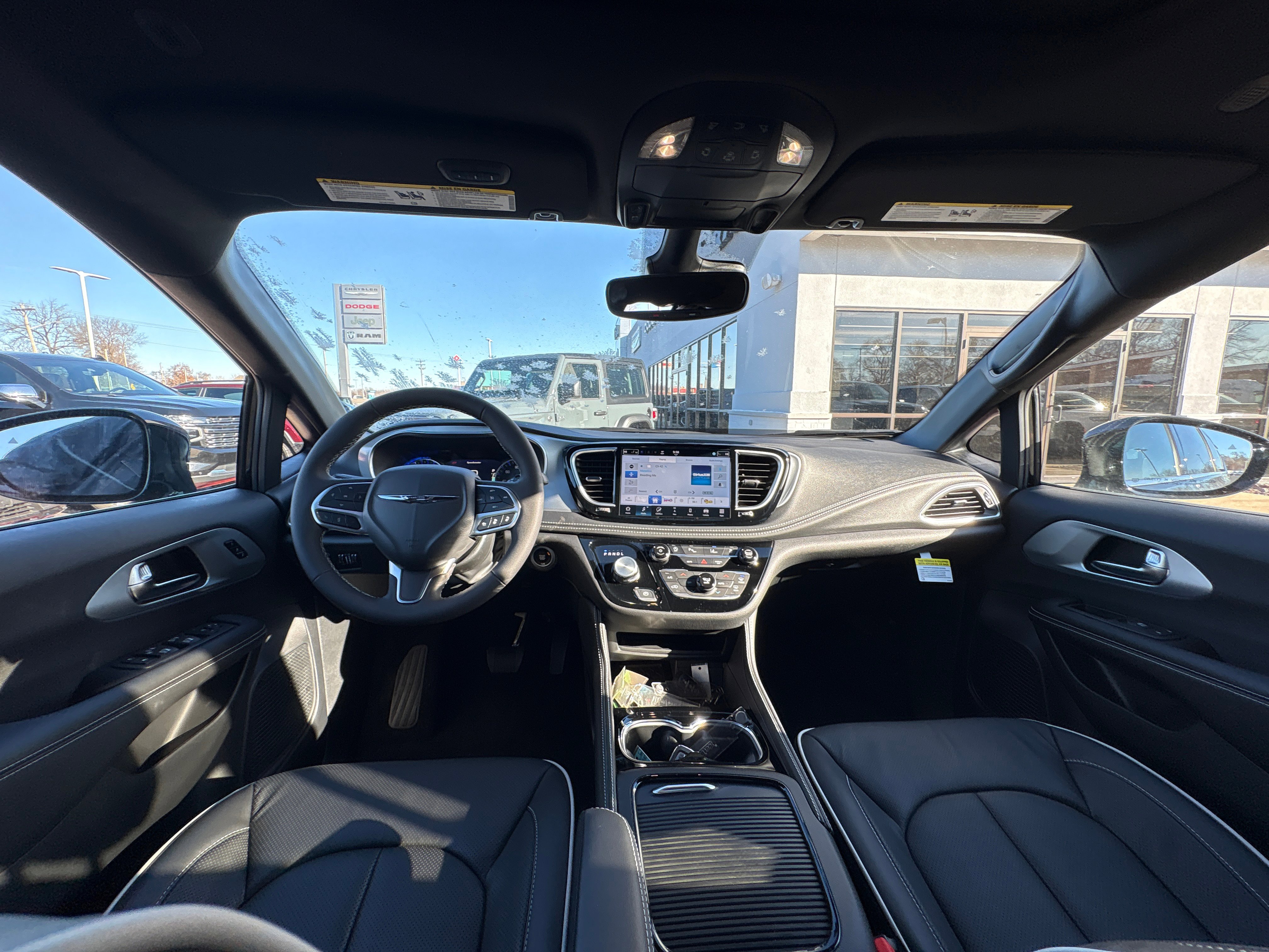 New 2026 Chrysler Pacifica Limited image 12