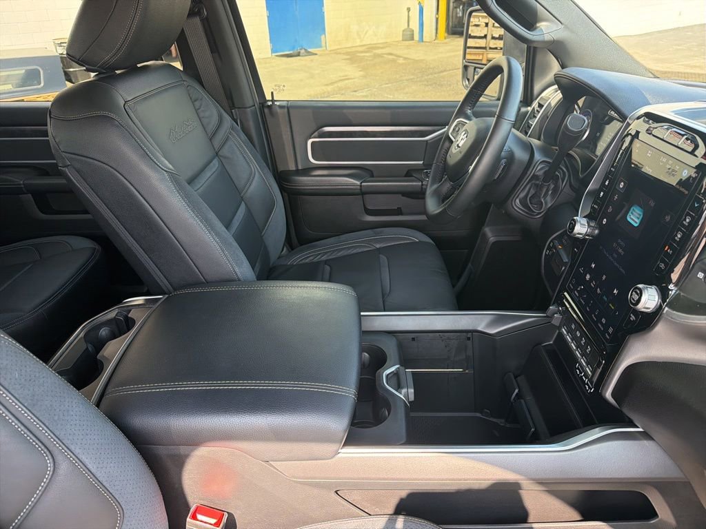 Used 2024 RAM 2500 Big Horn w/ Night Edition AWD/4WD image 37