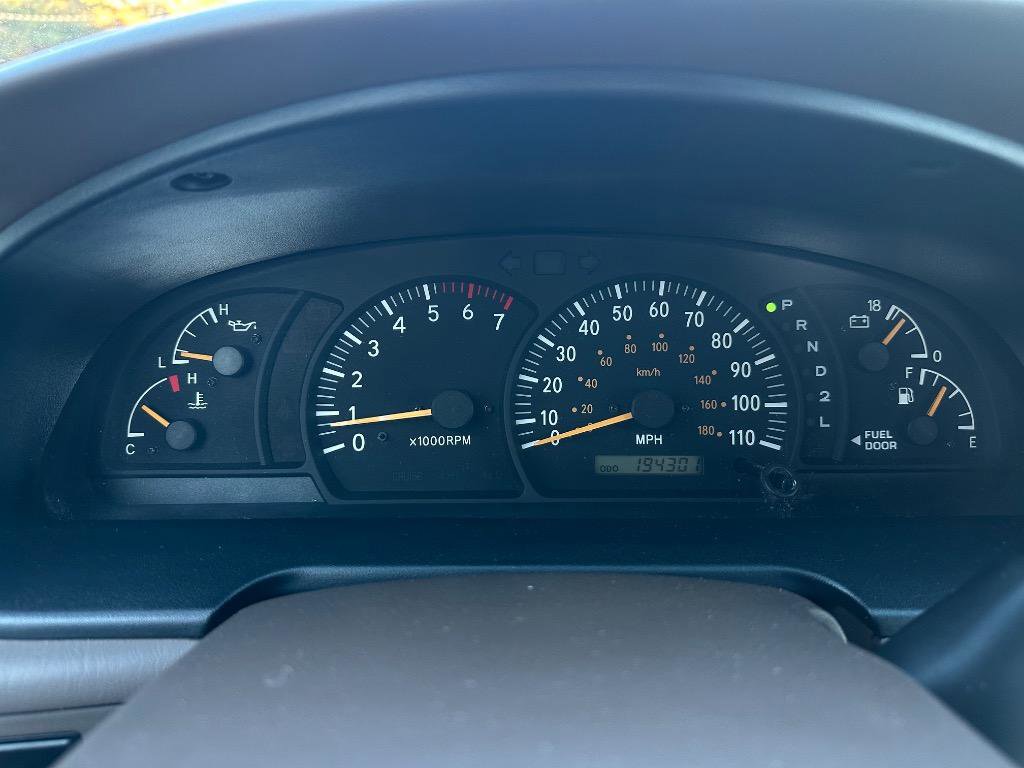 Used 2002 Toyota Tundra Limited image 3