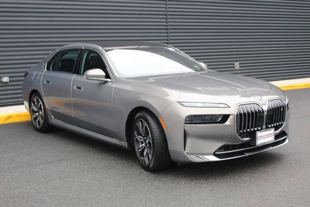 Used 2025 BMW i7 xDrive60 image 10