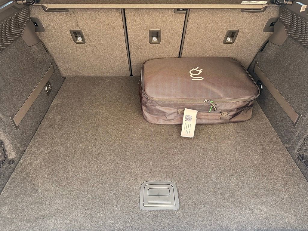 New 2025 Porsche Macan Turbo Electric image 23