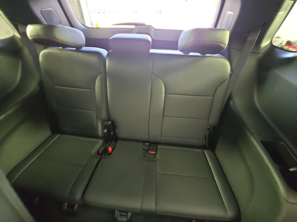 Certified 2024 Chevrolet Traverse RS AWD/4WD image 16