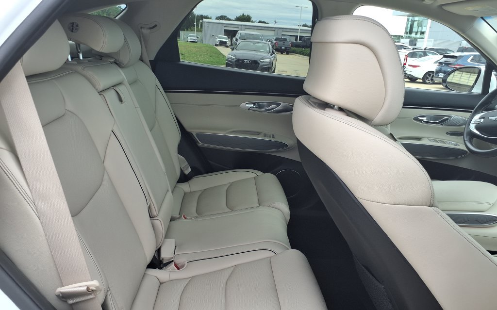 Used 2024 Genesis GV70 2.5T AWD/4WD image 16