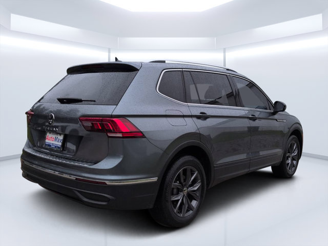 Used 2022 Volkswagen Tiguan SE FWD image 3