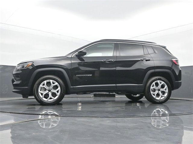 New 2025 Jeep Compass Latitude w/ Sun & Sound Group image 47