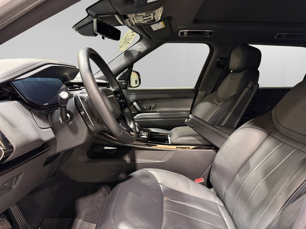 Used 2025 Land Rover Range Rover Sport Dynamic SE image 23