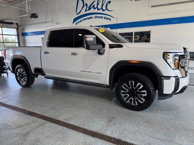 Used 2025 GMC Sierra 2500 Denali Ultimate AWD/4WD image 13