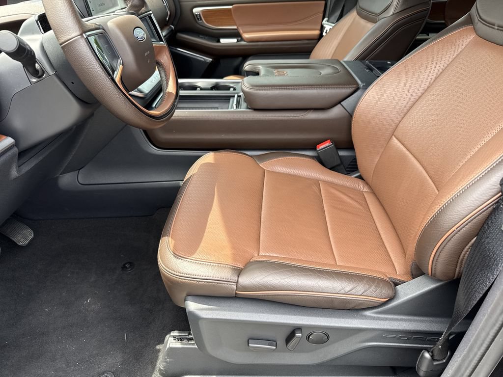 Used 2025 Ford Expedition Max King Ranch AWD/4WD image 9