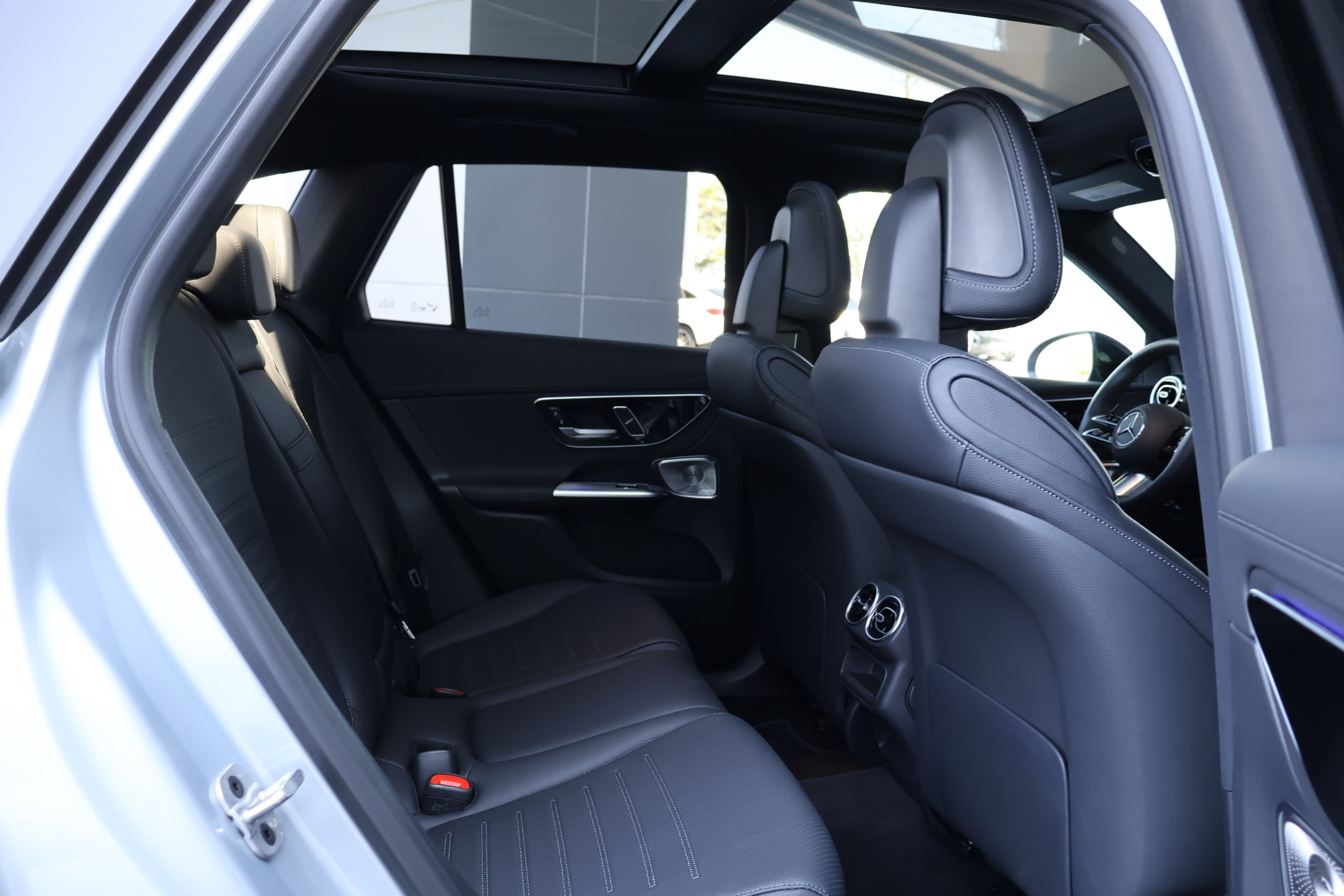 Certified 2024 Mercedes-Benz GLC 300 4MATIC image 28