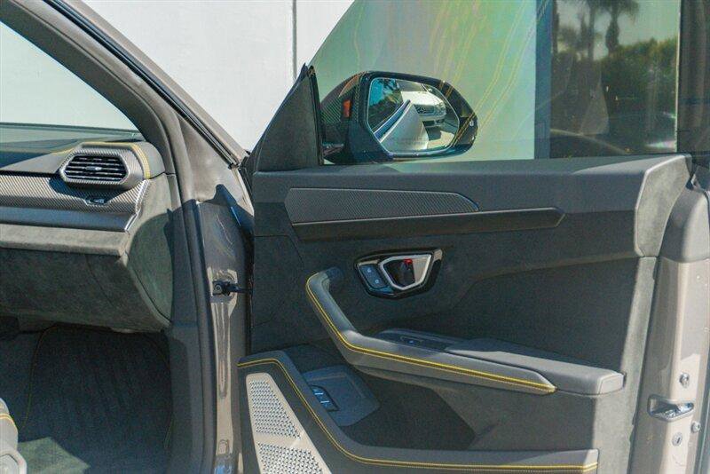 Used 2024 Lamborghini Urus Performante image 57