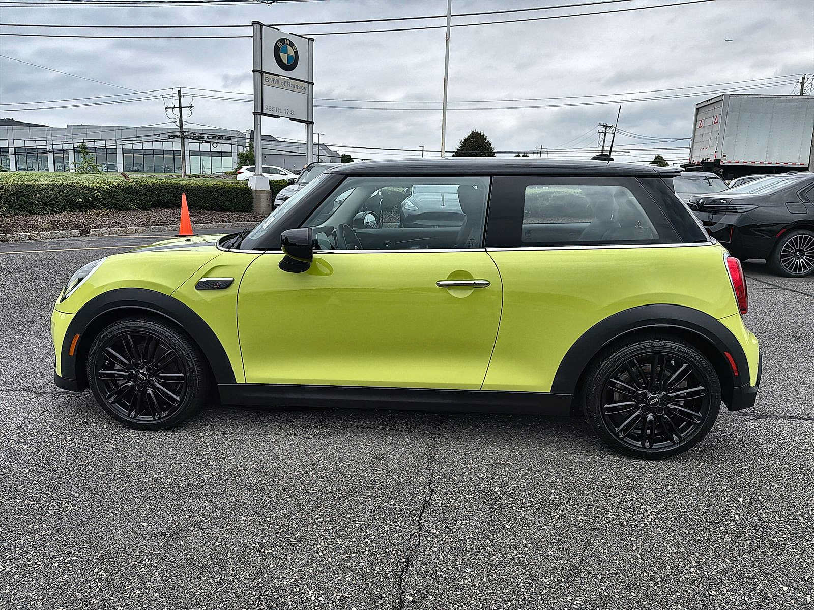 Used 2024 MINI Cooper S FWD image 11