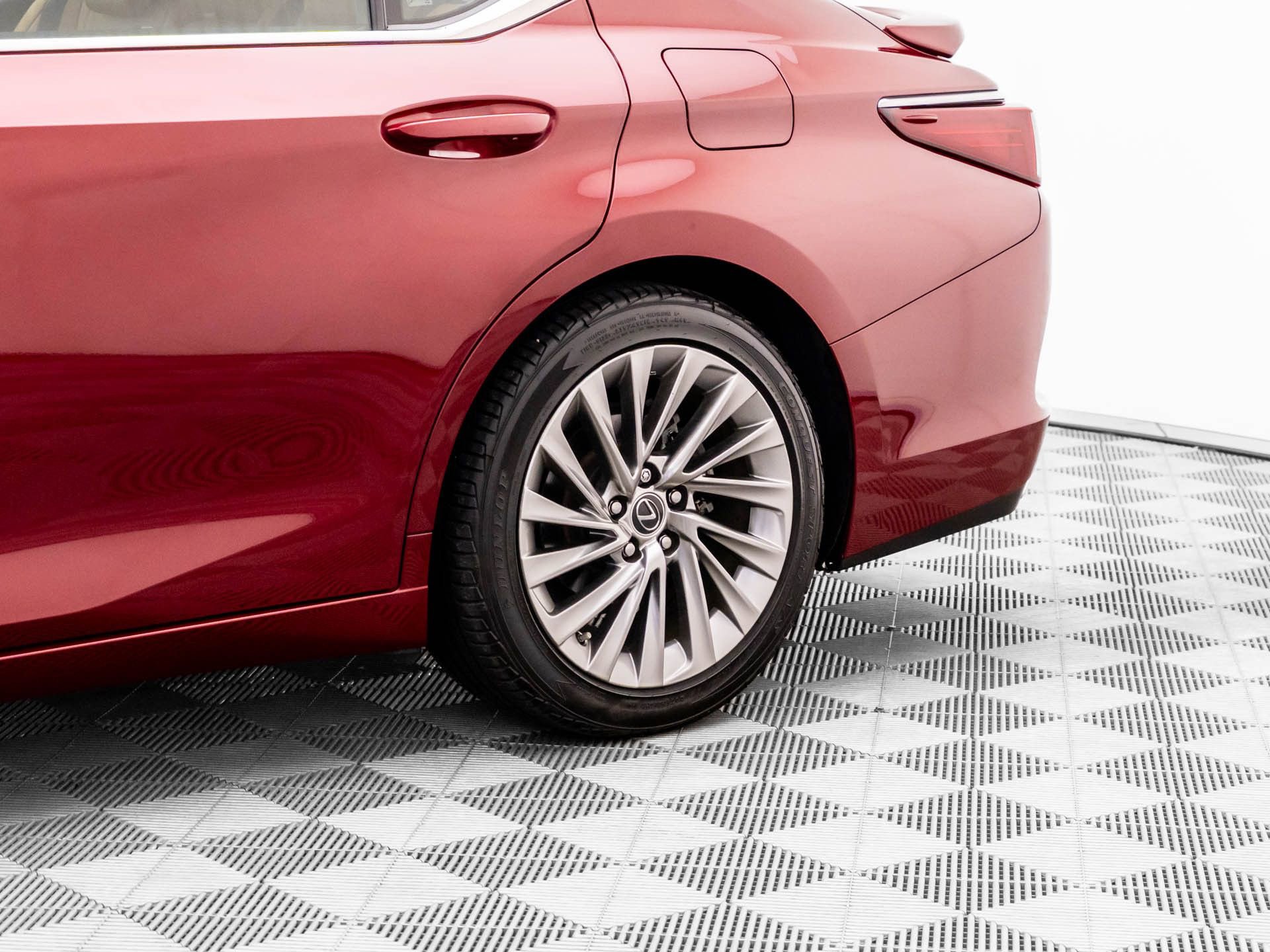 Used 2022 Lexus ES 350 Ultra Luxury w/ Accessory Package 2 image 37