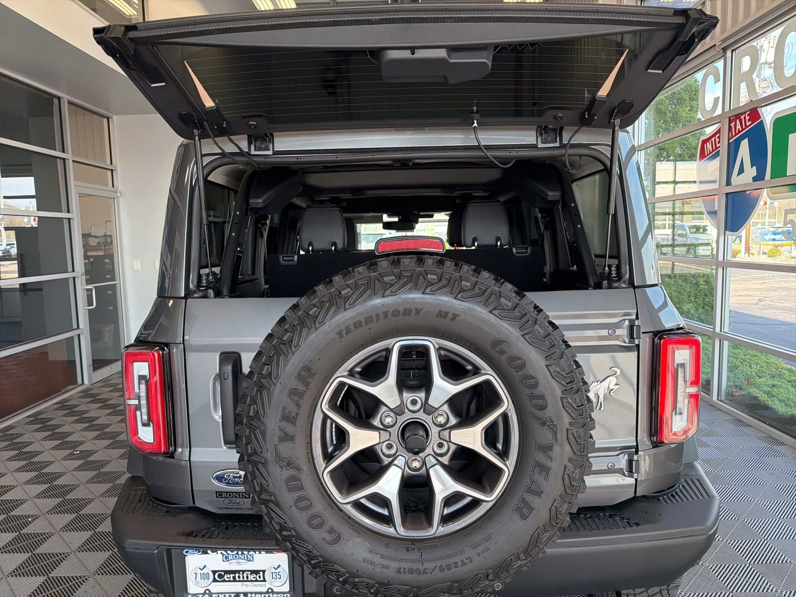 Used 2025 Ford Bronco Badlands image 13