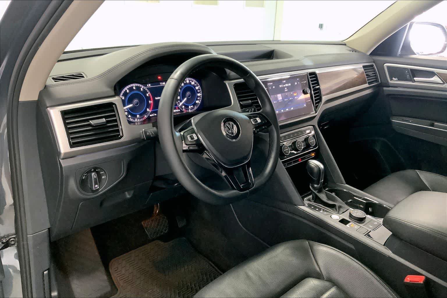 Used 2018 Volkswagen Atlas SEL Premium AWD/4WD image 2