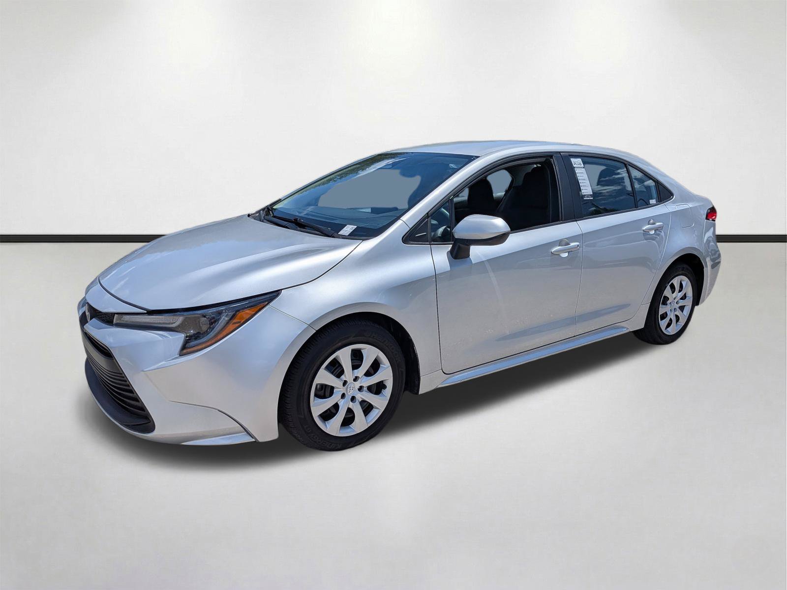 Used 2025 Toyota Corolla LE FWD image 8