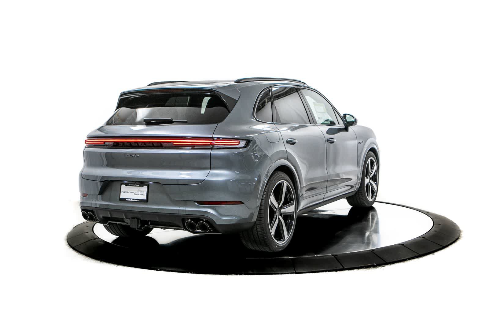 New 2026 Porsche Cayenne Turbo AWD/4WD image 7
