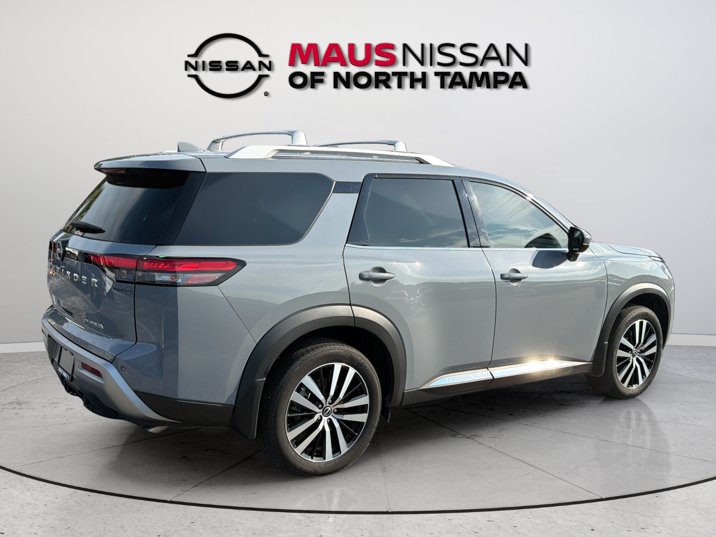 Certified 2025 Nissan Pathfinder Platinum w/ Cargo Package FWD image 12