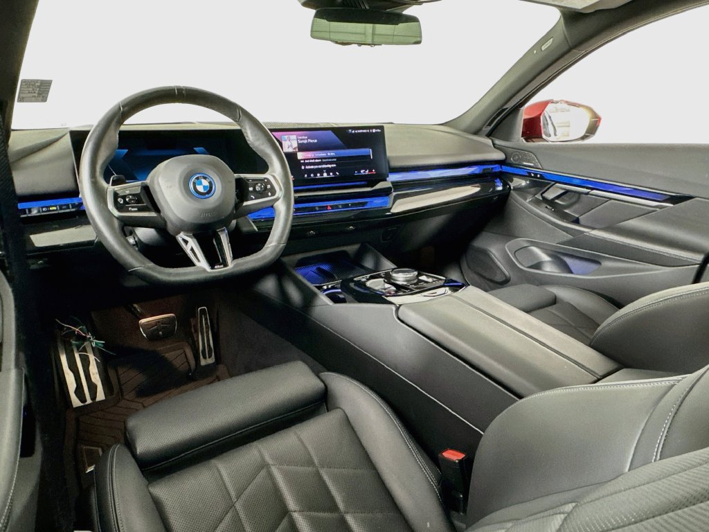 Used 2024 BMW i5 eDrive40i w/ M Sport Package RWD image 32