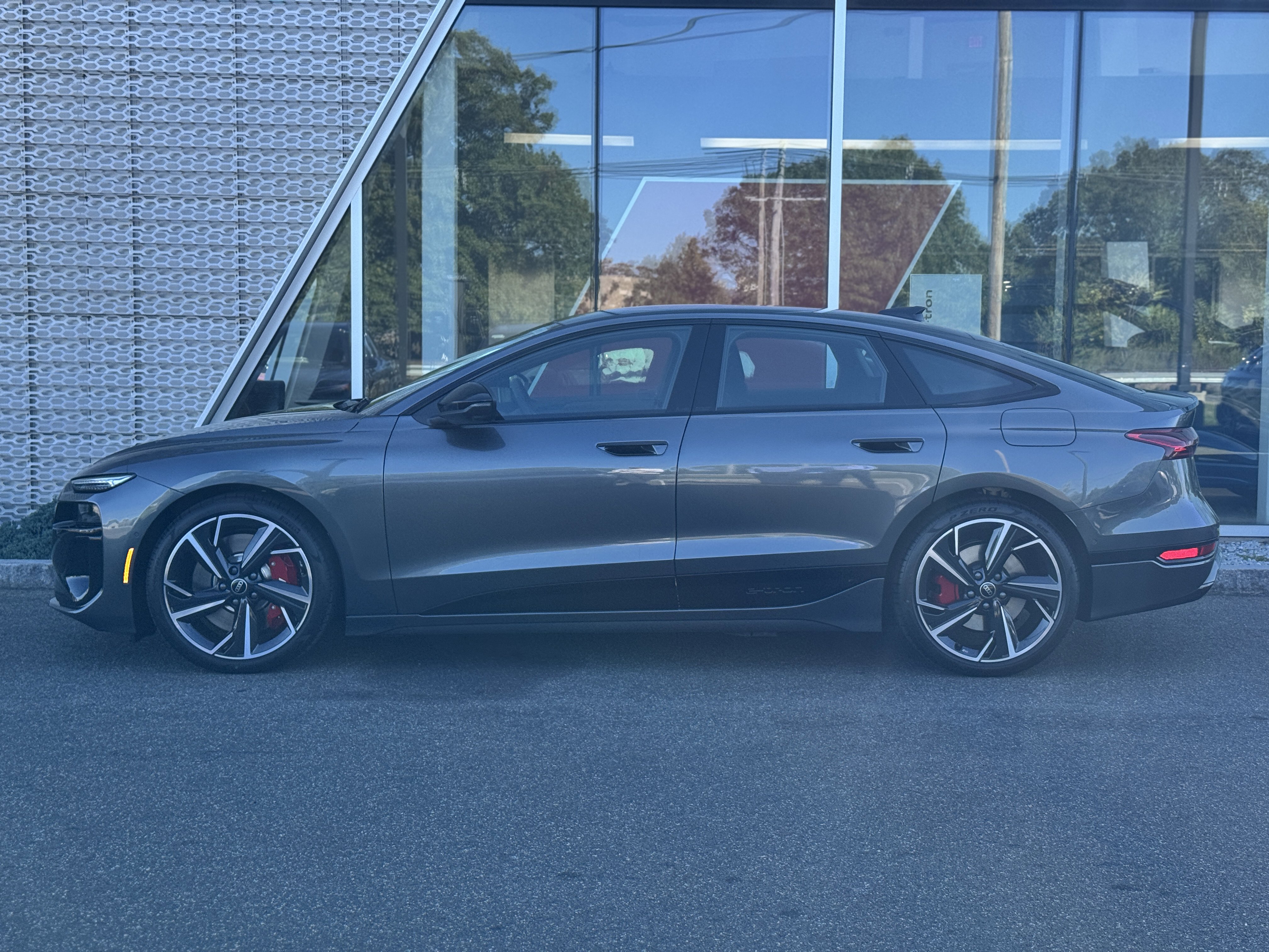 New 2025 Audi S6 e-tron Premium Plus image 2