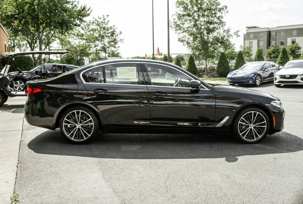 Used 2023 BMW 540i xDrive w/ Premium Package AWD/4WD image 3