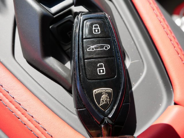 Used 2026 Lamborghini Temerario AWD/4WD image 31
