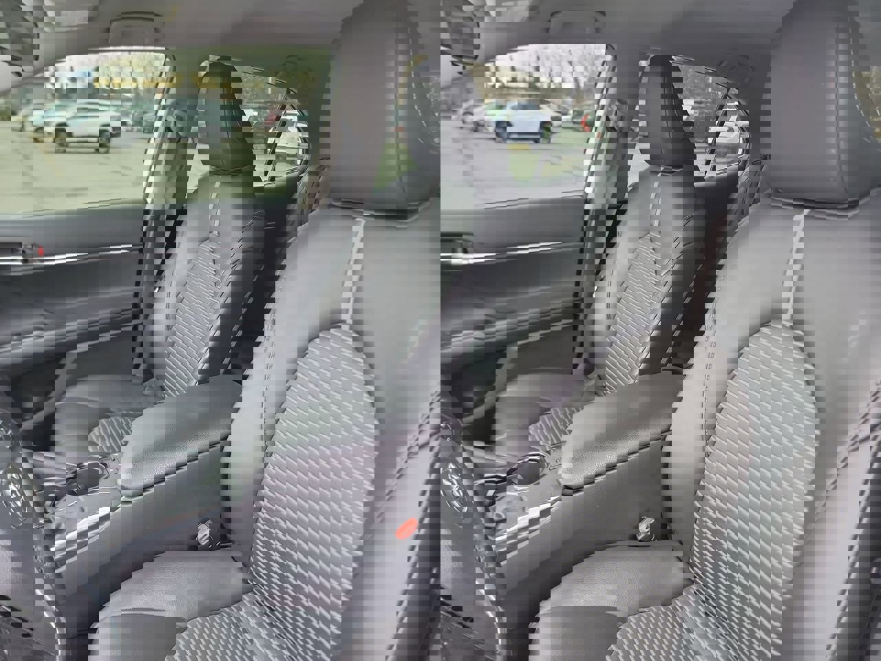 Used 2020 Toyota Camry SE image 13