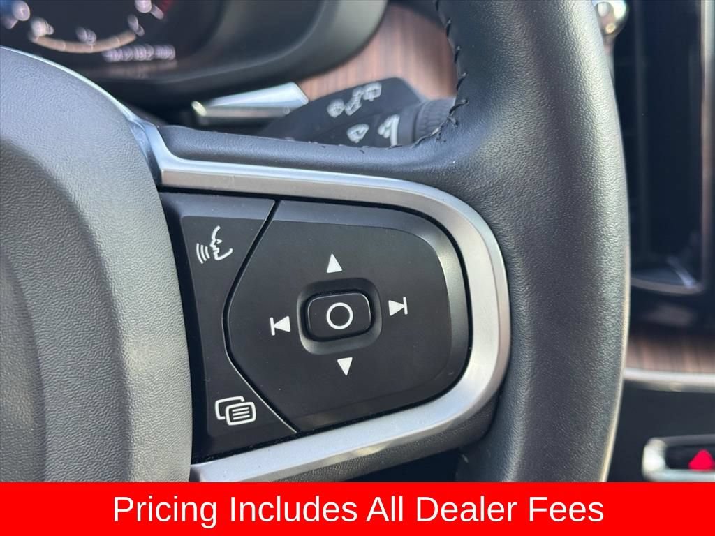 Used 2021 Volvo XC60 T5 Momentum w/ Protection Package Premier FWD image 19