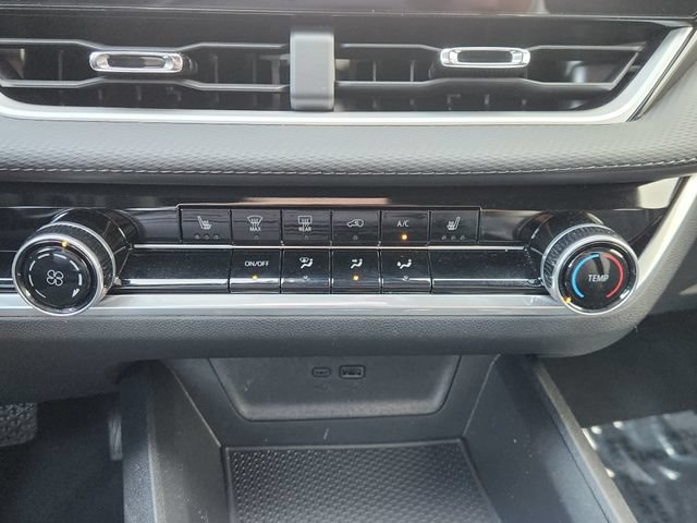 Used 2026 Chevrolet Equinox LT FWD image 21