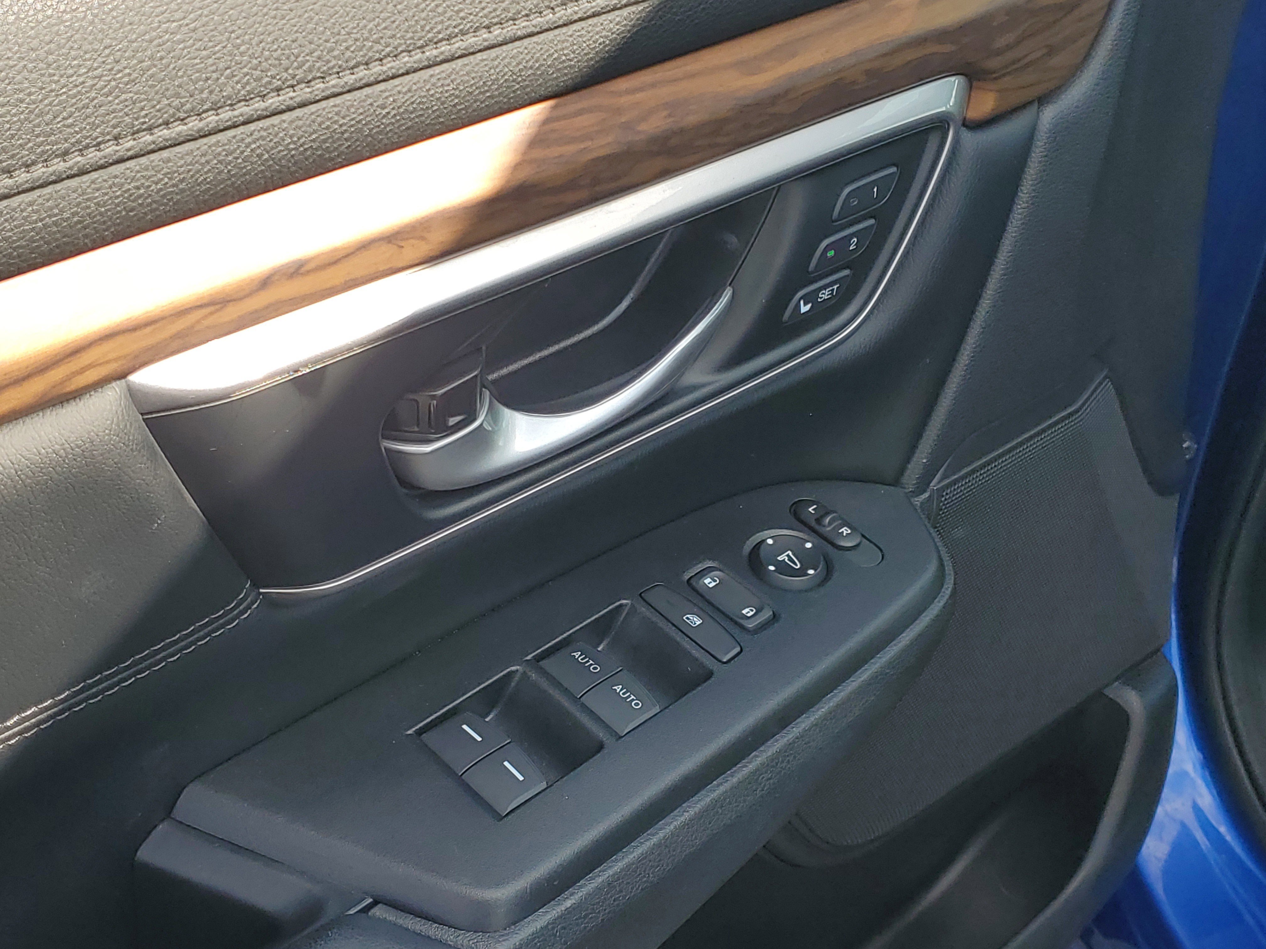 Used 2020 Honda CR-V Touring image 22