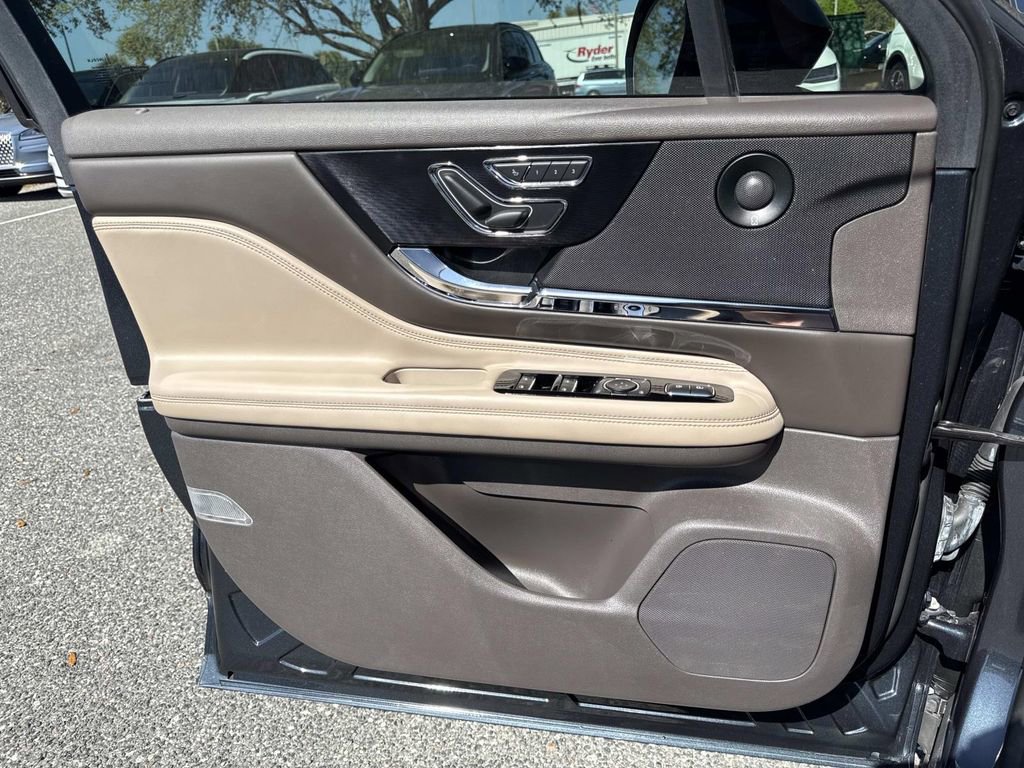 Certified 2020 Lincoln Corsair Reserve image 18