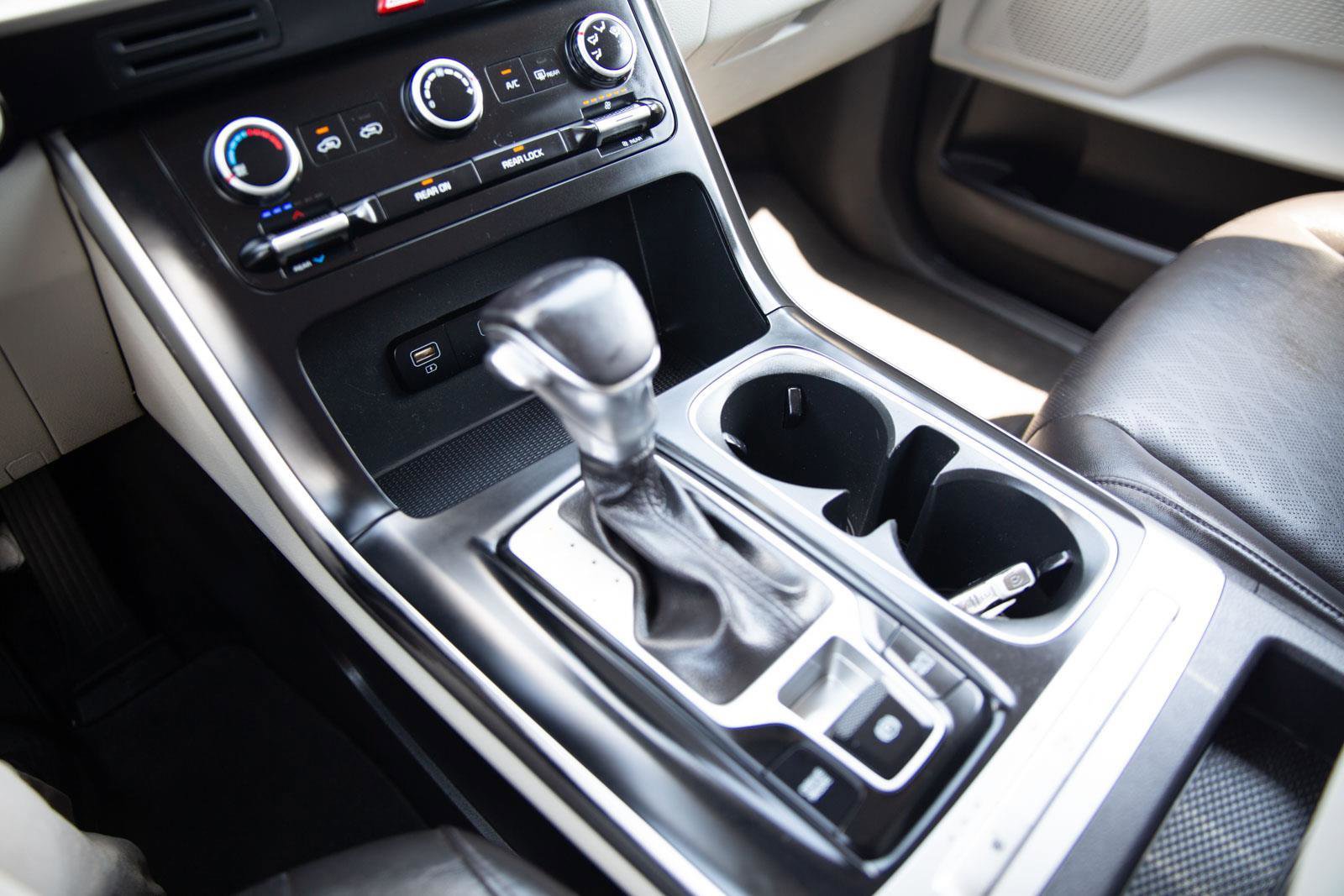 Used 2022 Kia Carnival LX FWD image 16