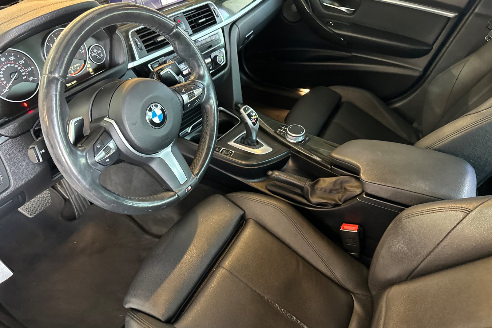 Used 2018 BMW 340i xDrive Sedan w/ Premium Package AWD/4WD image 10